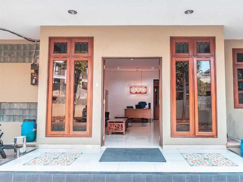 Oyo 1990 Kost Kuningan Executive Boading House Setiabudi Jakarta Exterior photo