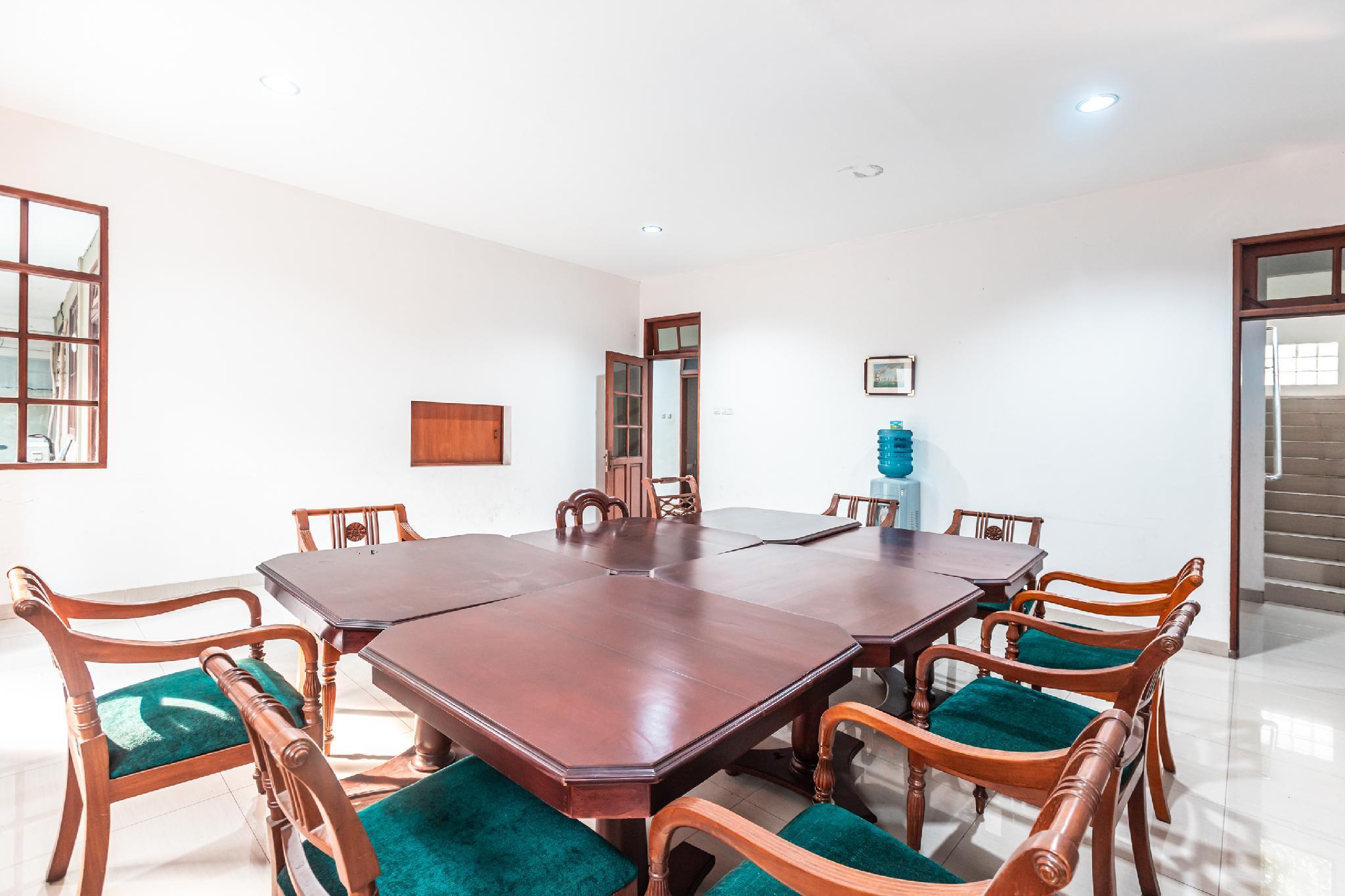 Oyo 1990 Kost Kuningan Executive Boading House Setiabudi Jakarta Exterior photo