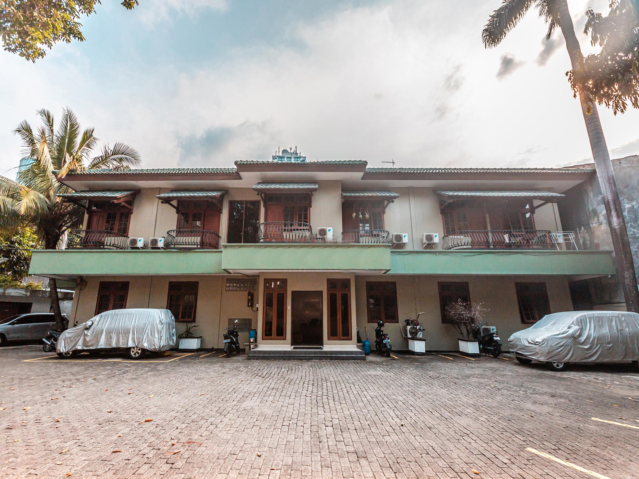 Oyo 1990 Kost Kuningan Executive Boading House Setiabudi Jakarta Exterior photo
